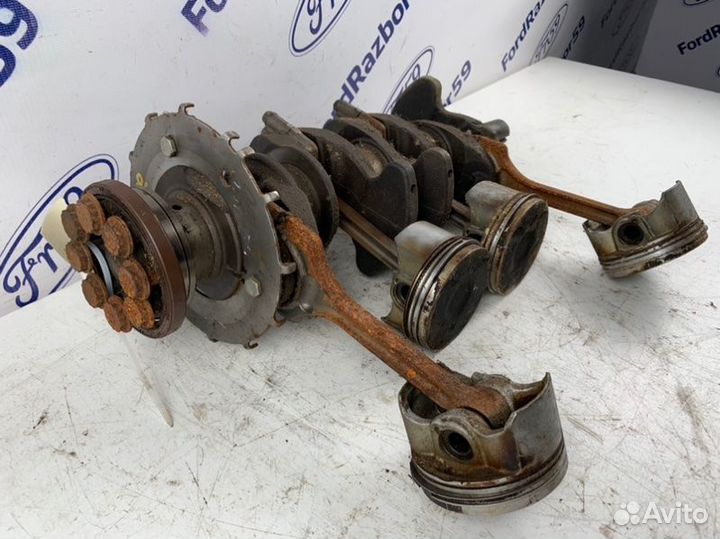 Коленвал с поршнями Honda Civic 4D FD1 1.8