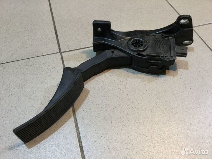 Педаль газа Jeep Grand Cherokee WK2 2010