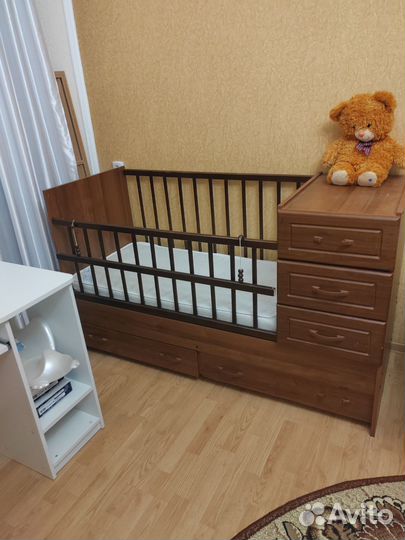 Детская кроватка