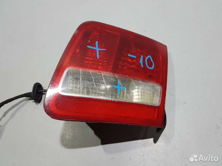 Фонарь задний внутренний правый ауди а8 audi s8