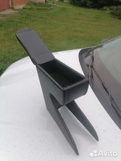 Подлокотник renault duster