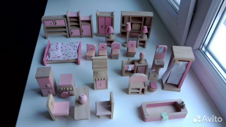 Мебель для кукольного дома