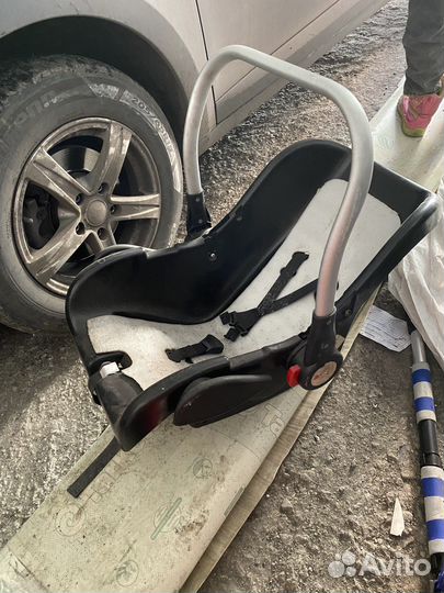 Автомобильное кресло