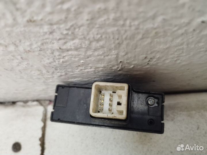 Кнопка Лексус LX 3