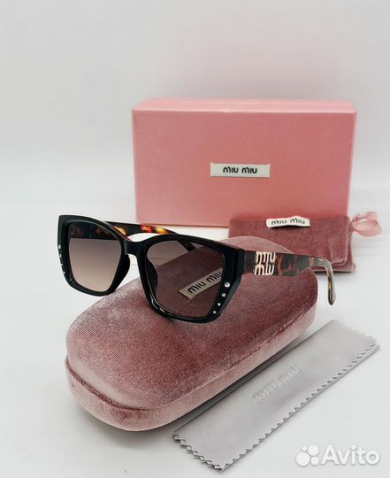 Солнцезащитные очки miu miu