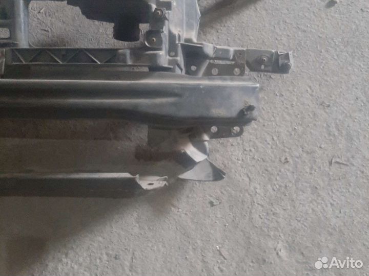 Рамка радиатора volkswagen jetta 5