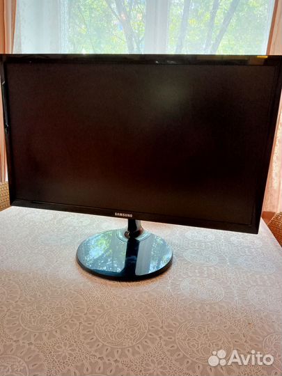 Mонитор Samsung 22''