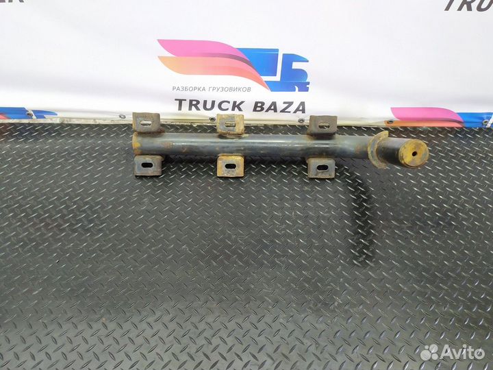 Кронштейн подножек нижний Iveco Stralis