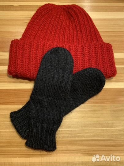 Варежки и шапка ручной работы