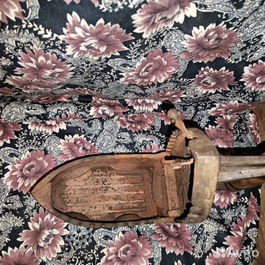 Утюг чугунный старинный