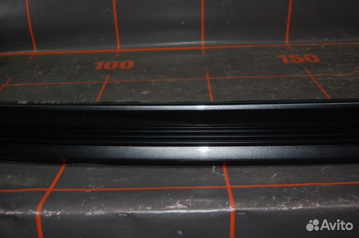 Накладка бампера заднего - Toyota Land Cruiser 200