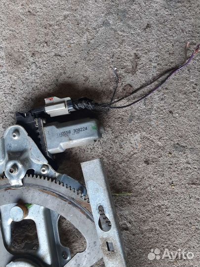 Стеклоподъёмник передний правый Dodge stratus