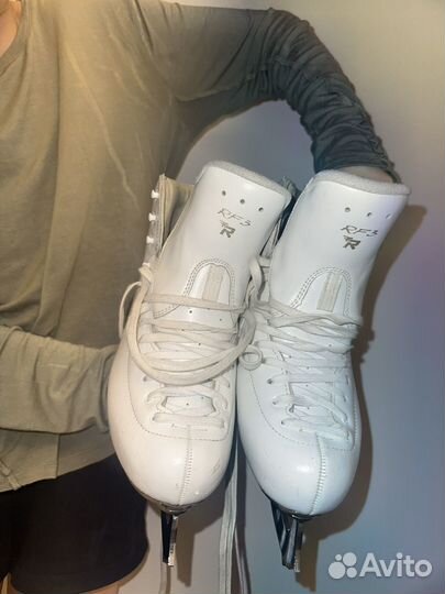 Коньки фигурные risport RF3