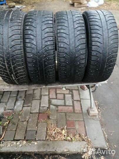 Bridgestone Ice Cruiser 7000 205/55 R16
