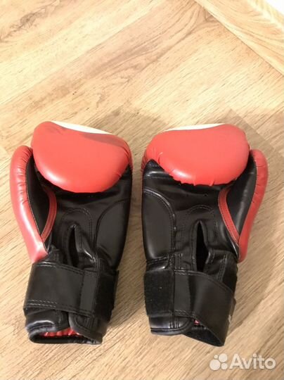 Боксерские перчатки 10 oz green hill