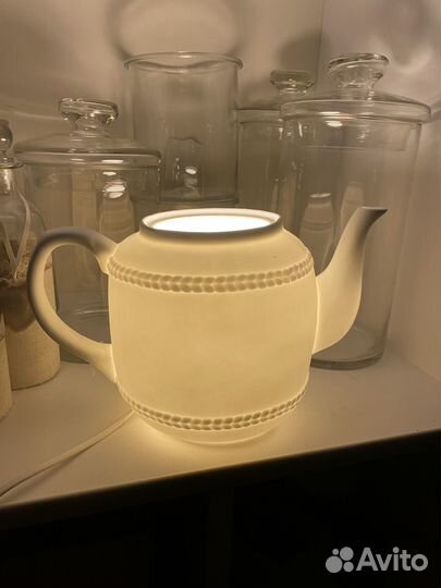 Светильник чайник, бутылки декор