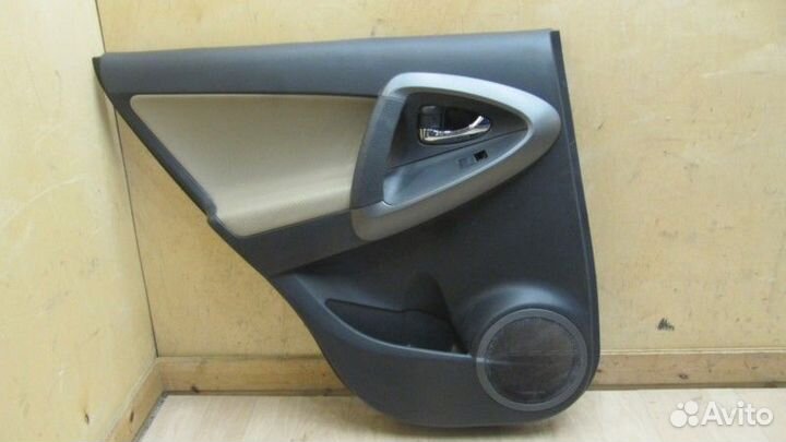 Обшивка двери задней левой Toyota Rav 4 2006-2013