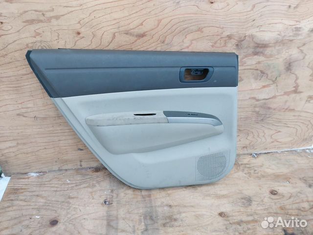 Обшивка двери задней левой Toyota Prius 2 NHW20