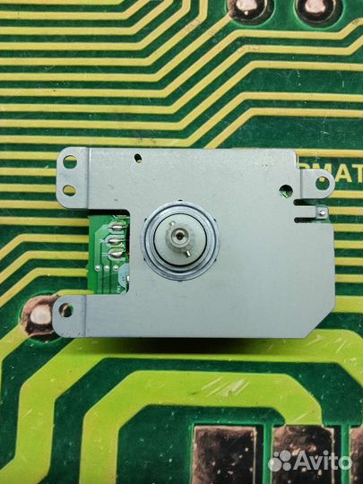 RM2-7141 Мотор HP M552