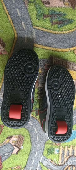 Роликовые кроссовки heelys