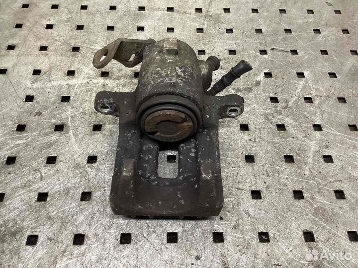 Суппорт задний левый Volkswagen Golf