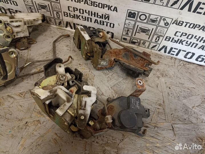 Замок двери для Mitsubishi Space Wagon N8, N9