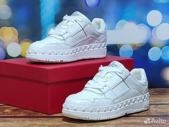 Кроссовки кожаные Valentino