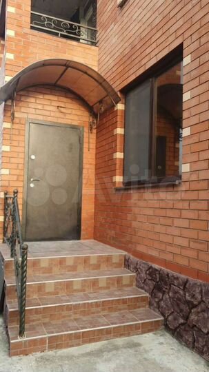 Коттедж 175 м² на участке 6 сот.