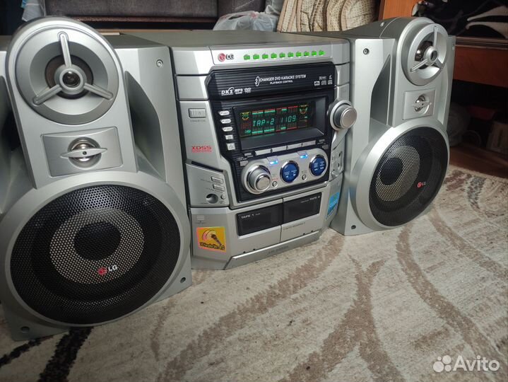 Музыкальный центр LG