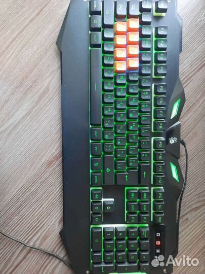 Игровая клавиатура с подсветкой