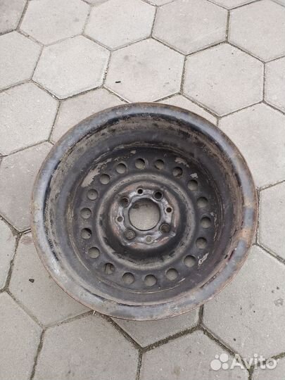 Штампованный диск r13