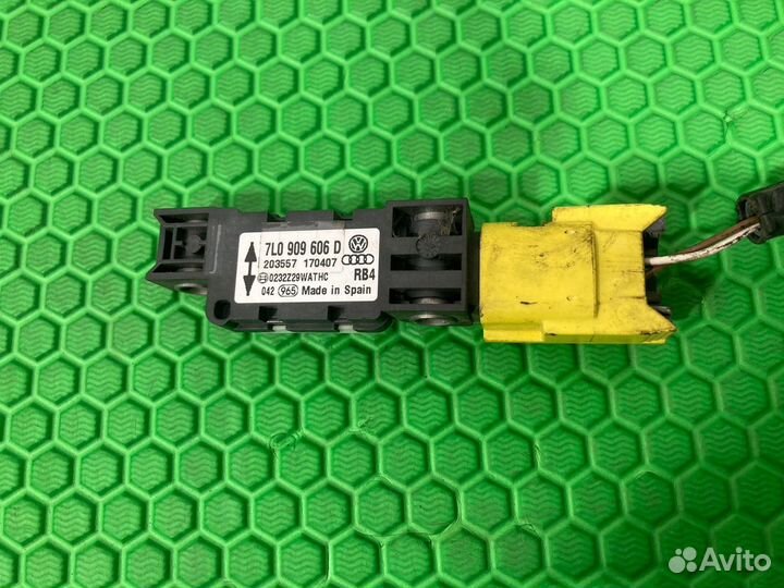 Датчик удара Volkswagen Touareg 7L6 7L7 7LA GP 3.6