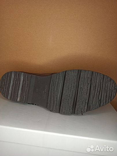 Ботинки новые 41 раз натуральная кожа Dino Ricci