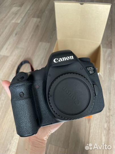 Зеркальный фотоаппарат Canon 6D (полный комплект)