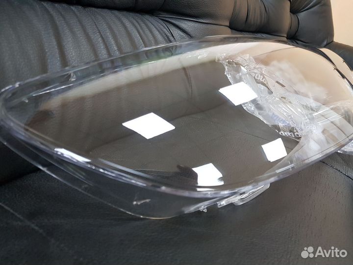 Правое стекло фары Audi Q7 4L 2009-2015