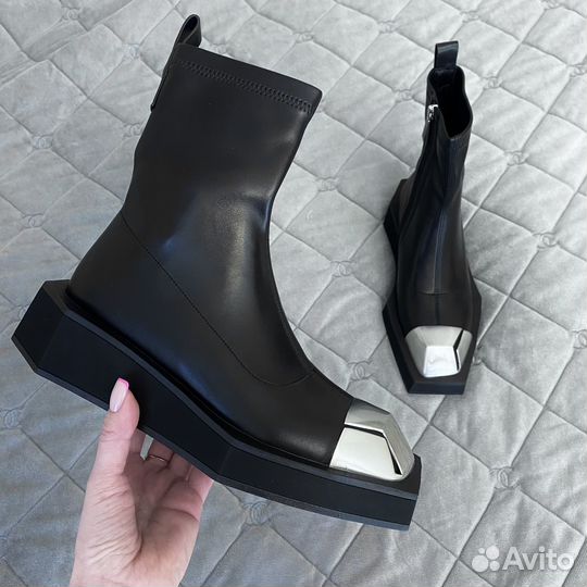 Ботинки в стиле Balenciaga с металлическими носами