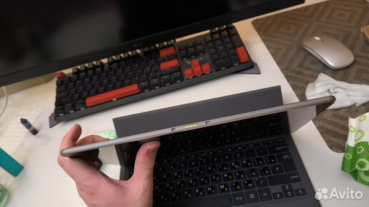 Asus T305C (windows планшет)