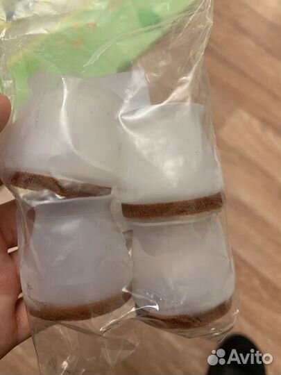 Накладки на ножки мебели