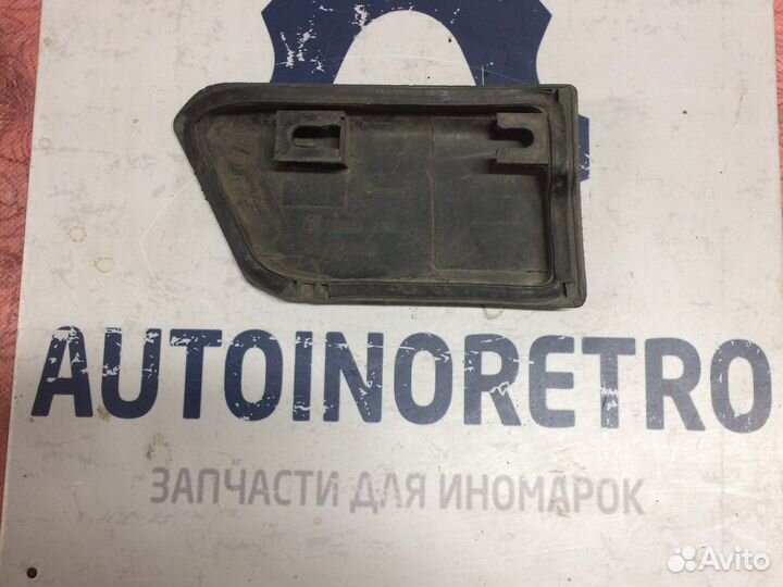 Молдинг крыла переднего правого Golf 2 191853518D