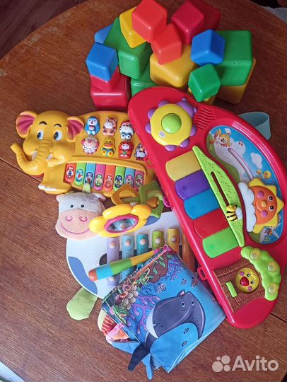 Развивающие игрушки пакетом