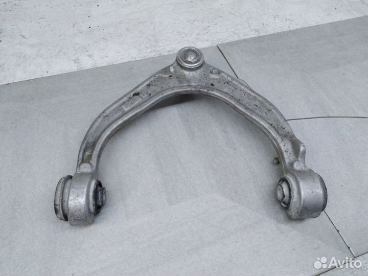 Рычаг передний левый верхний