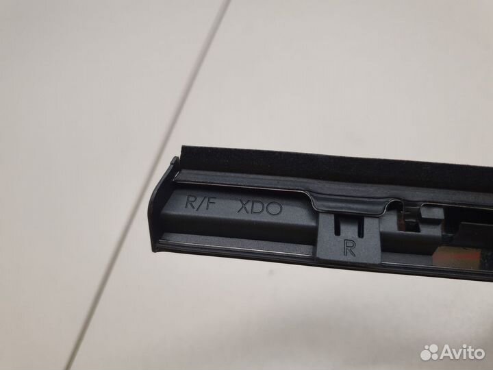 Молдинг стекла задней правой двери Maserati Ghibli 2013