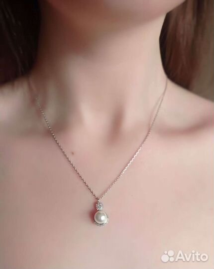 Колье. Подвеска с жемчужиной и цирконами