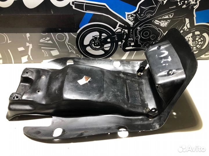 Заднее крыло (пластик) Honda CB 400 SF NC31 1994г