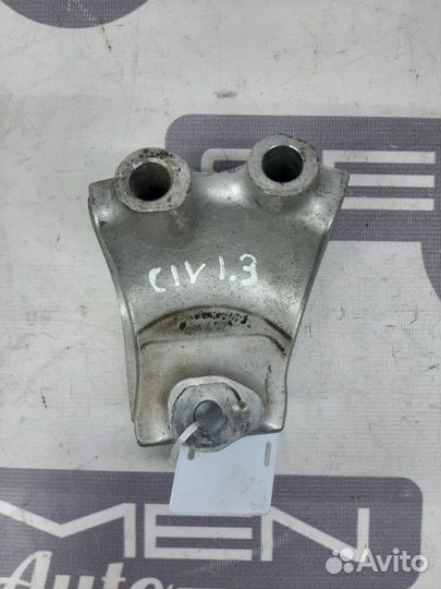 Кронштейн опоры двигателя Honda Civic 8 Viii 4D