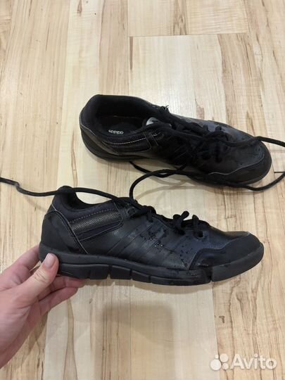 Кроссовки adidas 35 размер