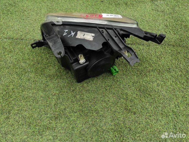 Фара передняя правая Ford Fusion хетчбек 2002-2005