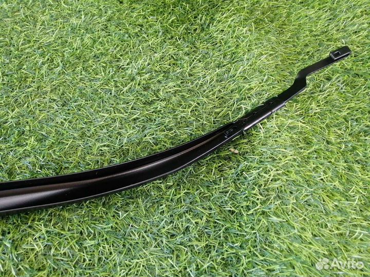 Дворник правый Toyota Camry XV50 2013