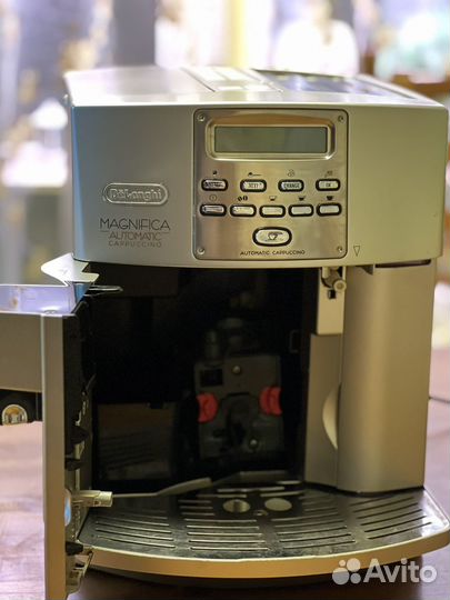 Кофемашина delonghi magnifica