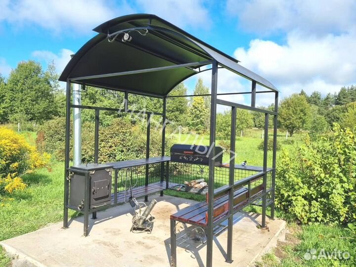 Мангал с крышей